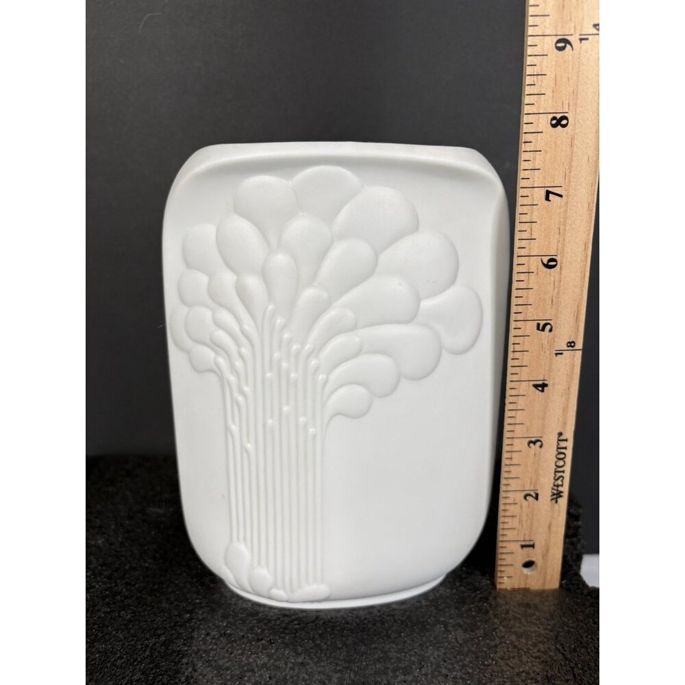 Vintage Kaiser White Oval Porcelain Bisque Vase Floral Manfred Frey West Germany - Picture 13 of 15